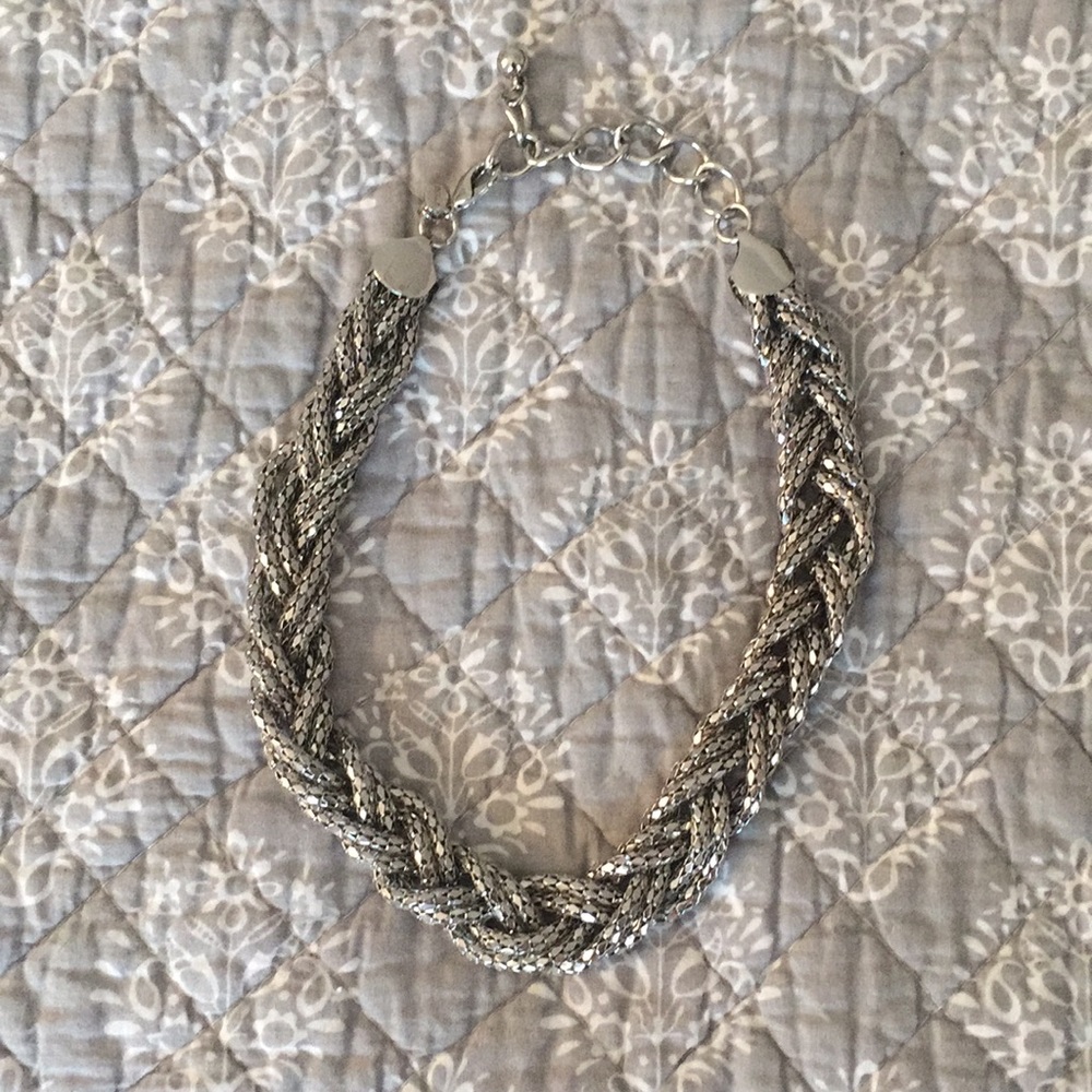 Express statement necklace